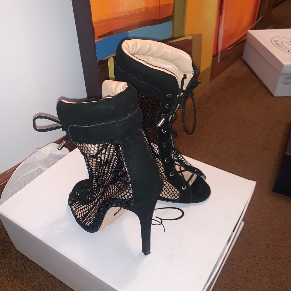 Emily B Net Heels - Picture 3 of 4